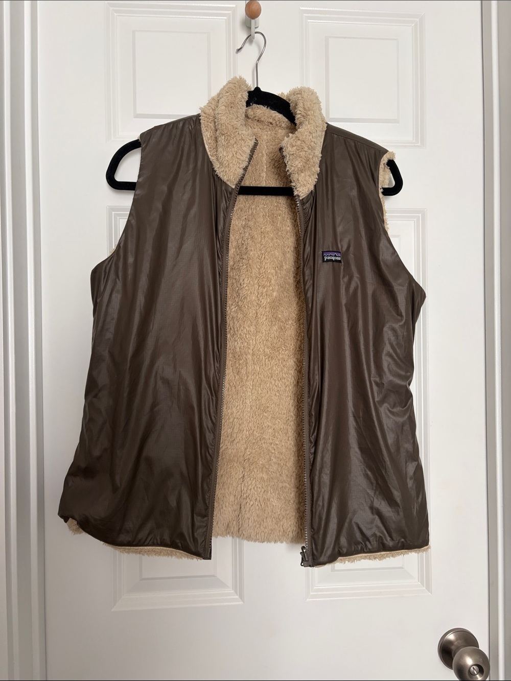 Patagonia Reversible Women’s Vest in Brown and Tan